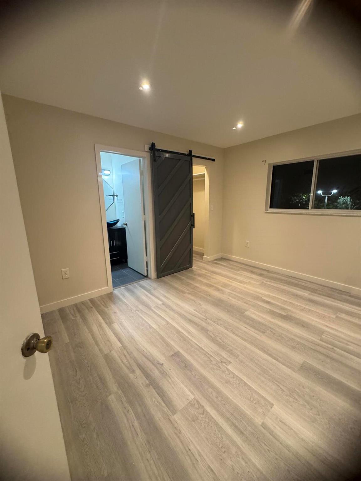 LAGUNA POINTE AT CALIF CL - Residential Lease