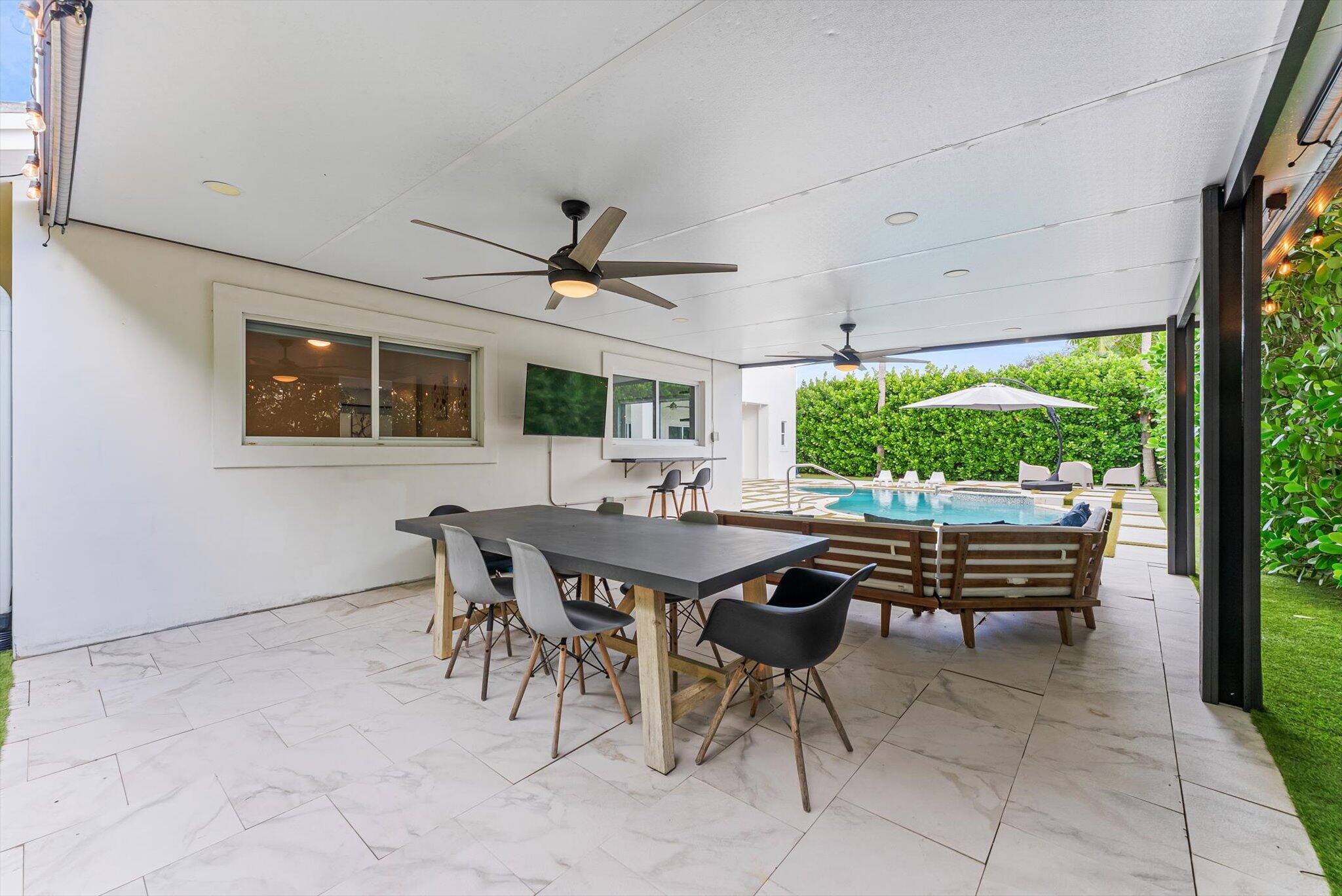 LAKE FLORESTA PARK - Residential