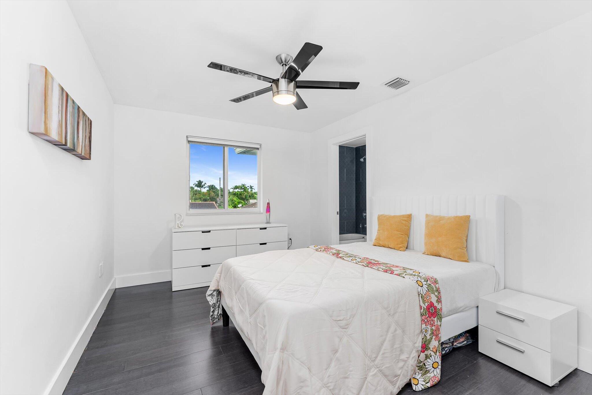 LAKE FLORESTA PARK - Residential