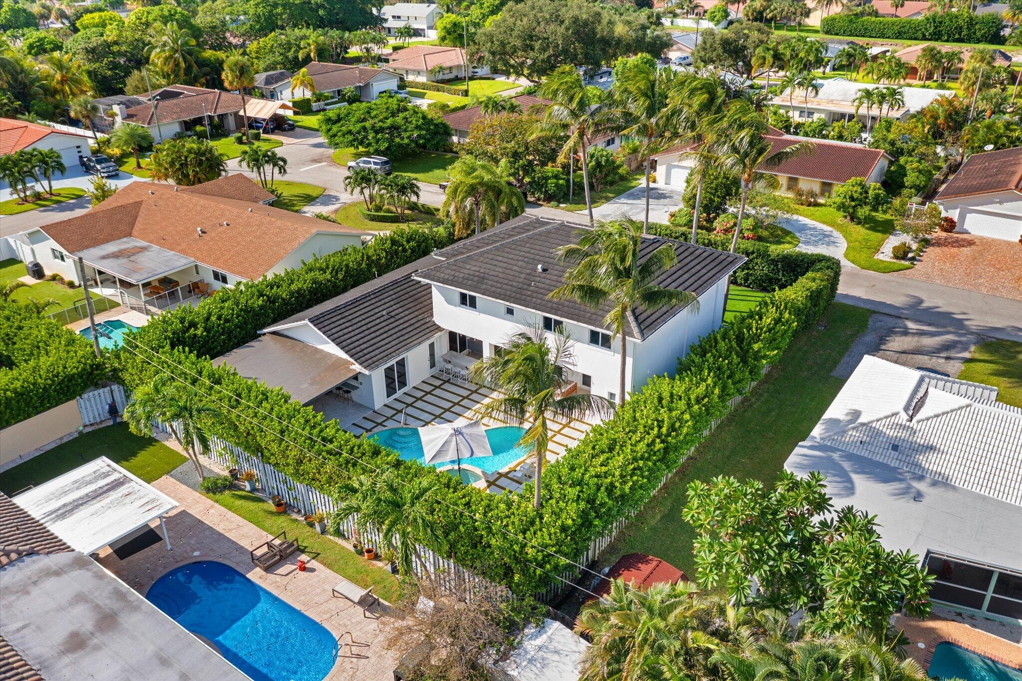 LAKE FLORESTA PARK - Residential