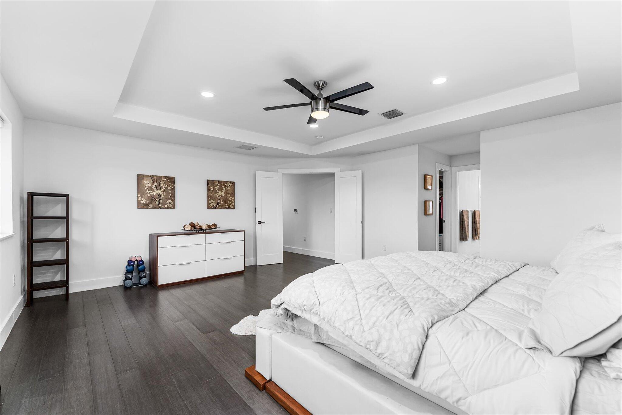 LAKE FLORESTA PARK - Residential