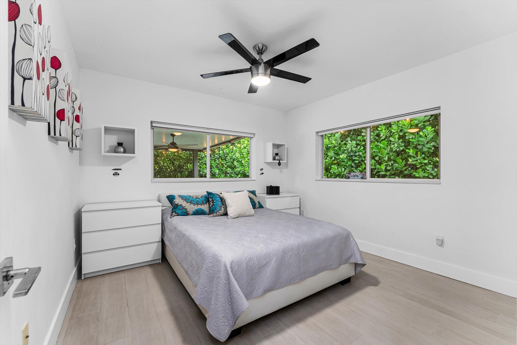 LAKE FLORESTA PARK - Residential