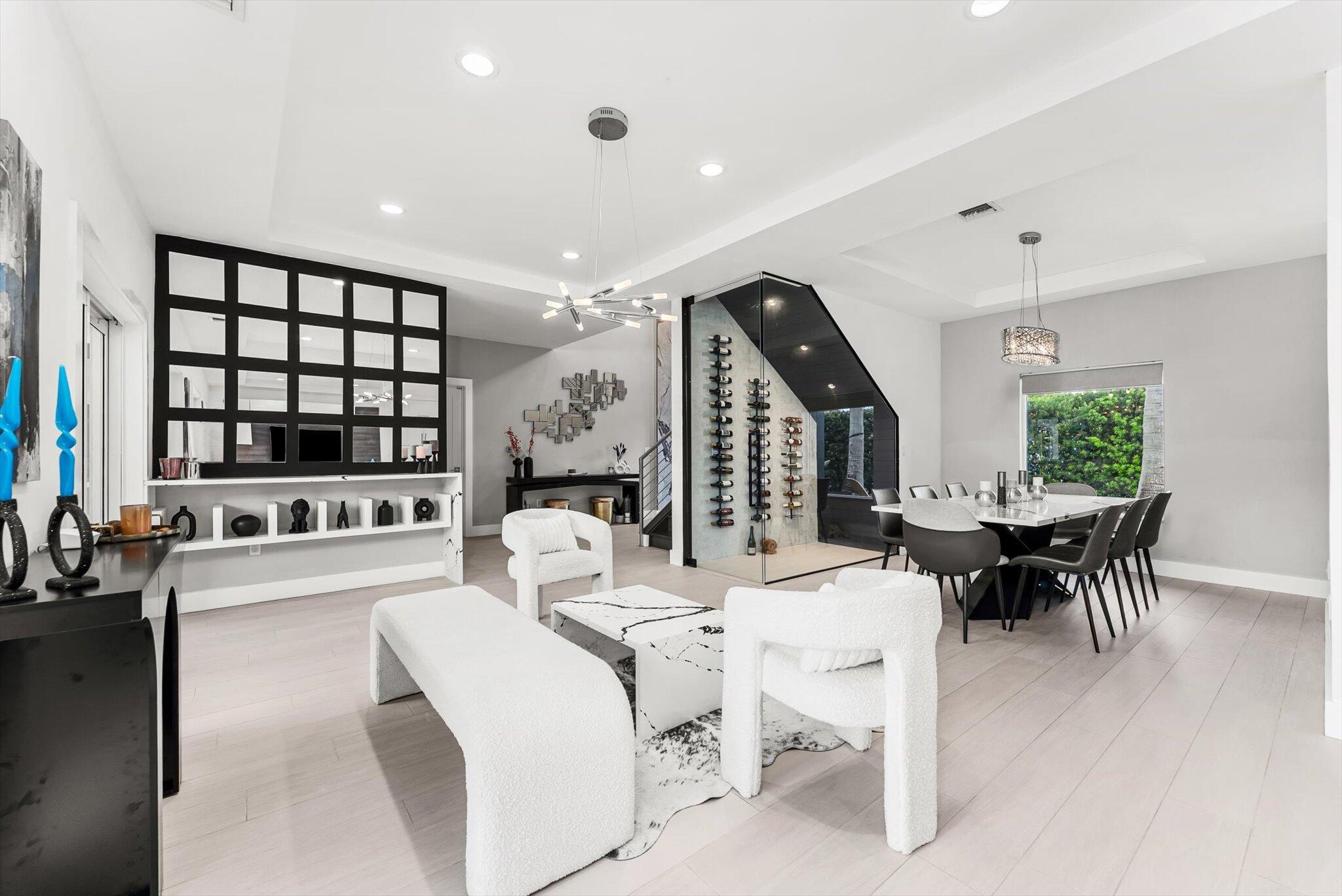 LAKE FLORESTA PARK - Residential