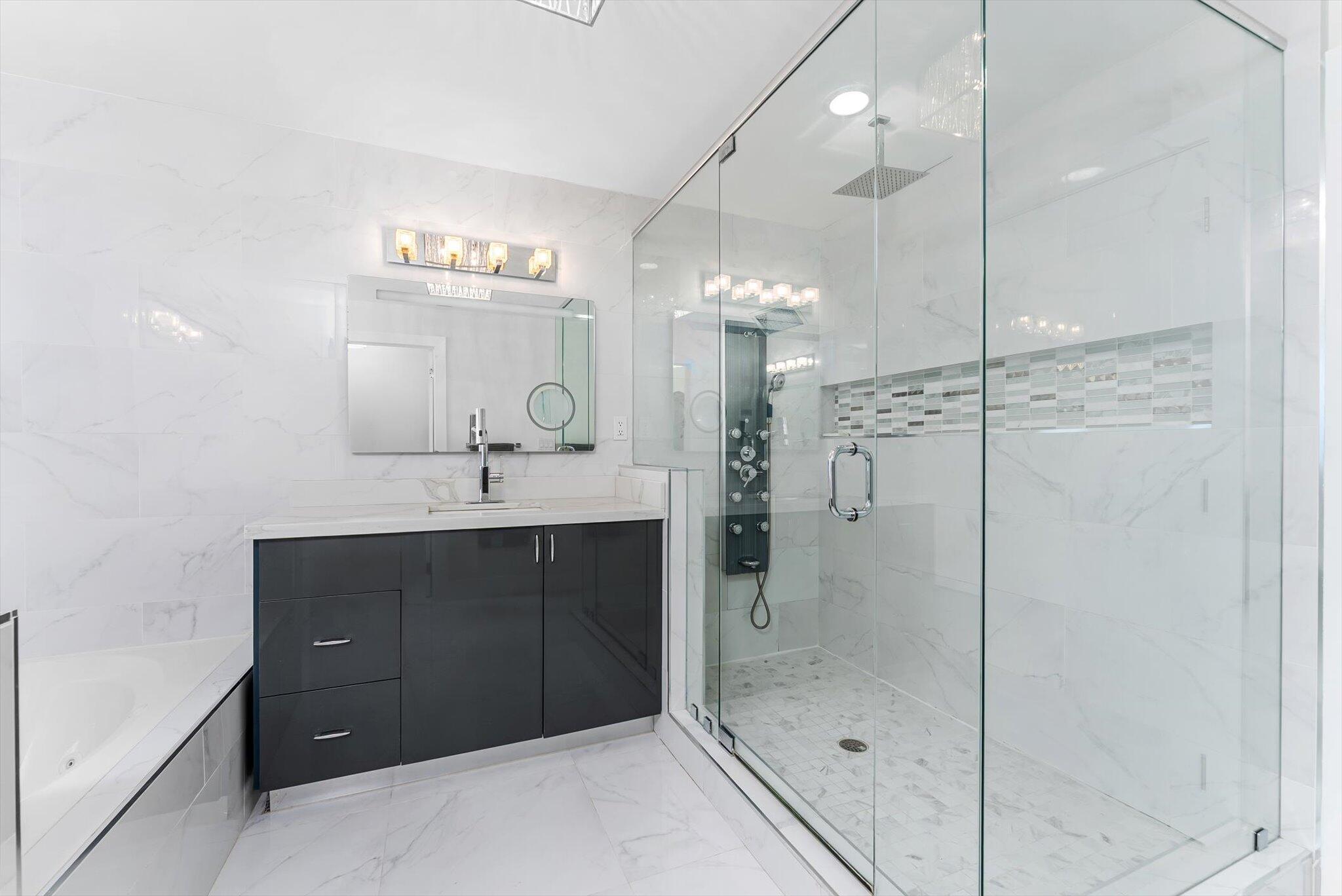 LAKE FLORESTA PARK - Residential