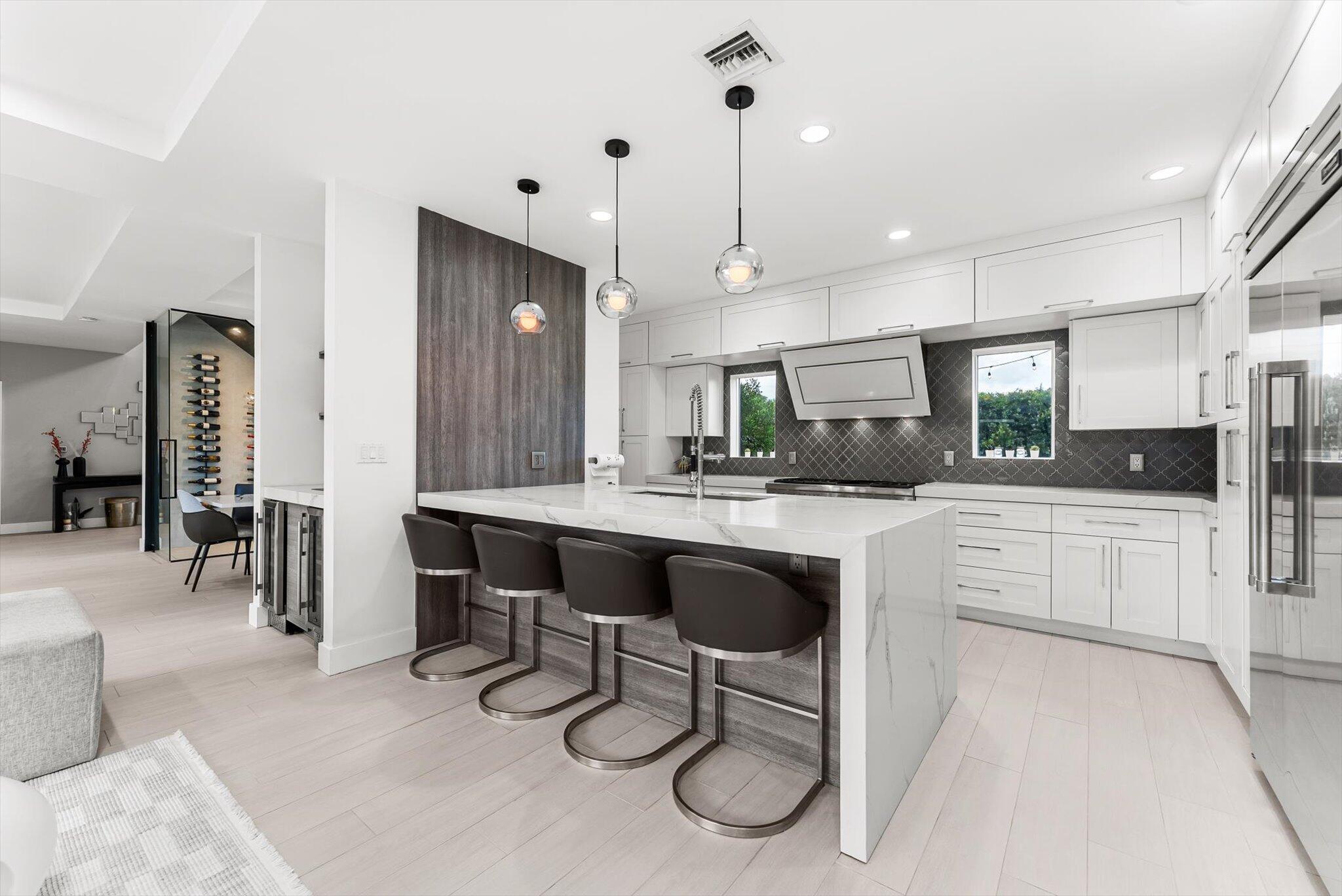 LAKE FLORESTA PARK - Residential