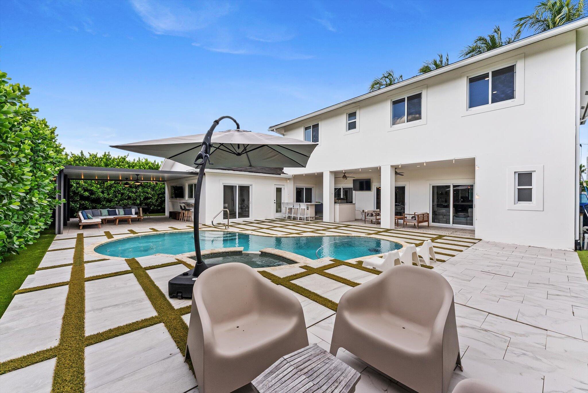 LAKE FLORESTA PARK - Residential