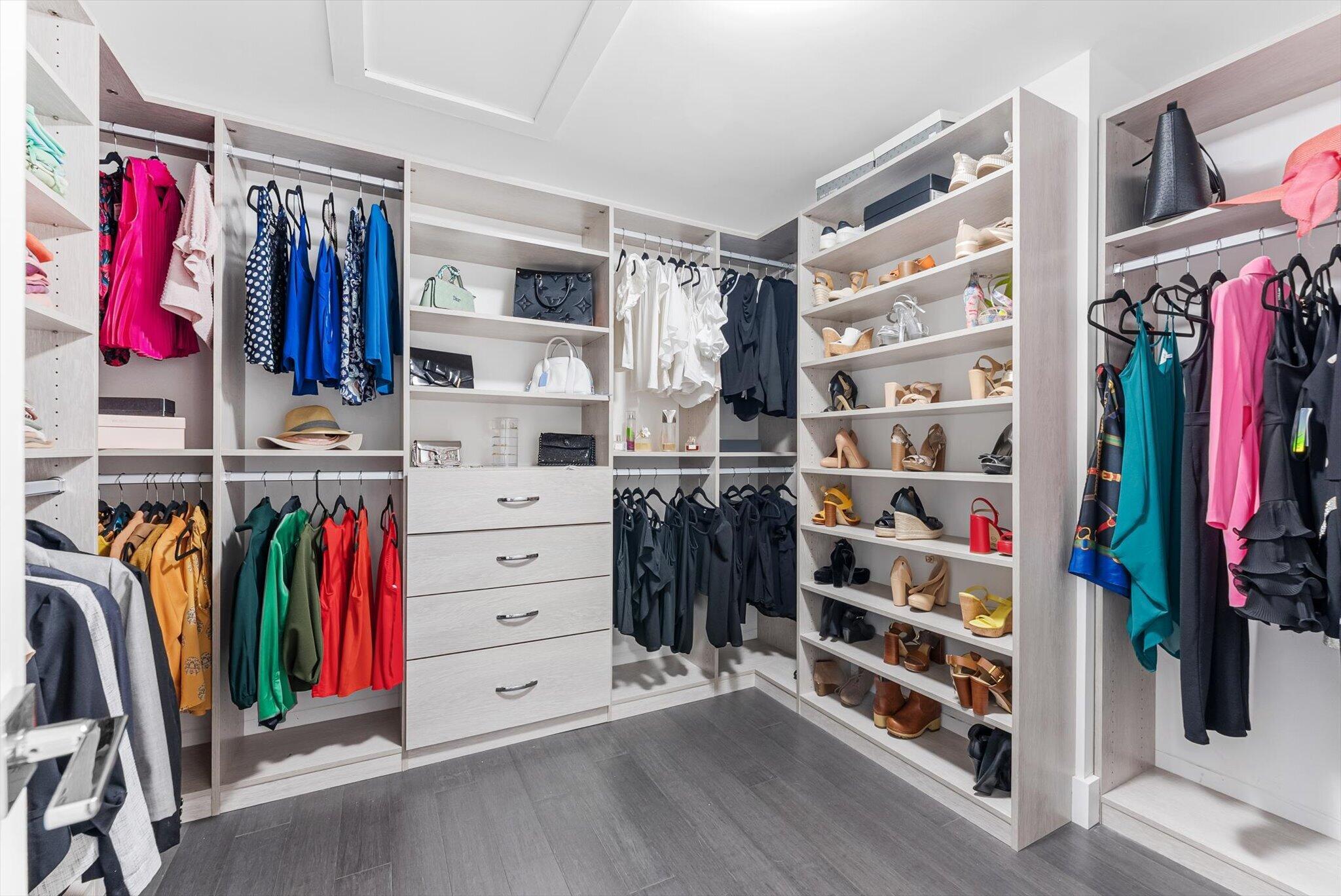 LAKE FLORESTA PARK - Residential