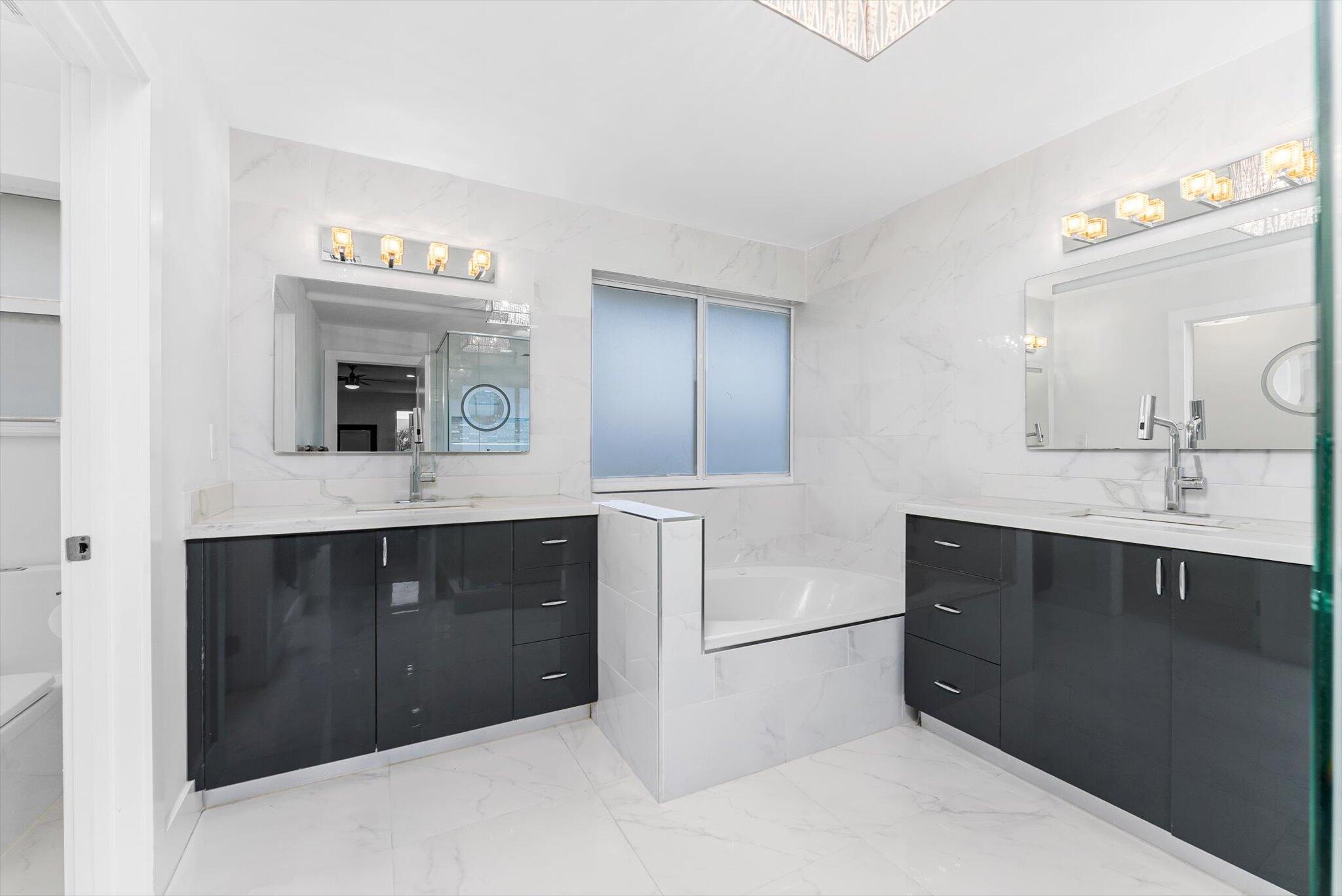 LAKE FLORESTA PARK - Residential