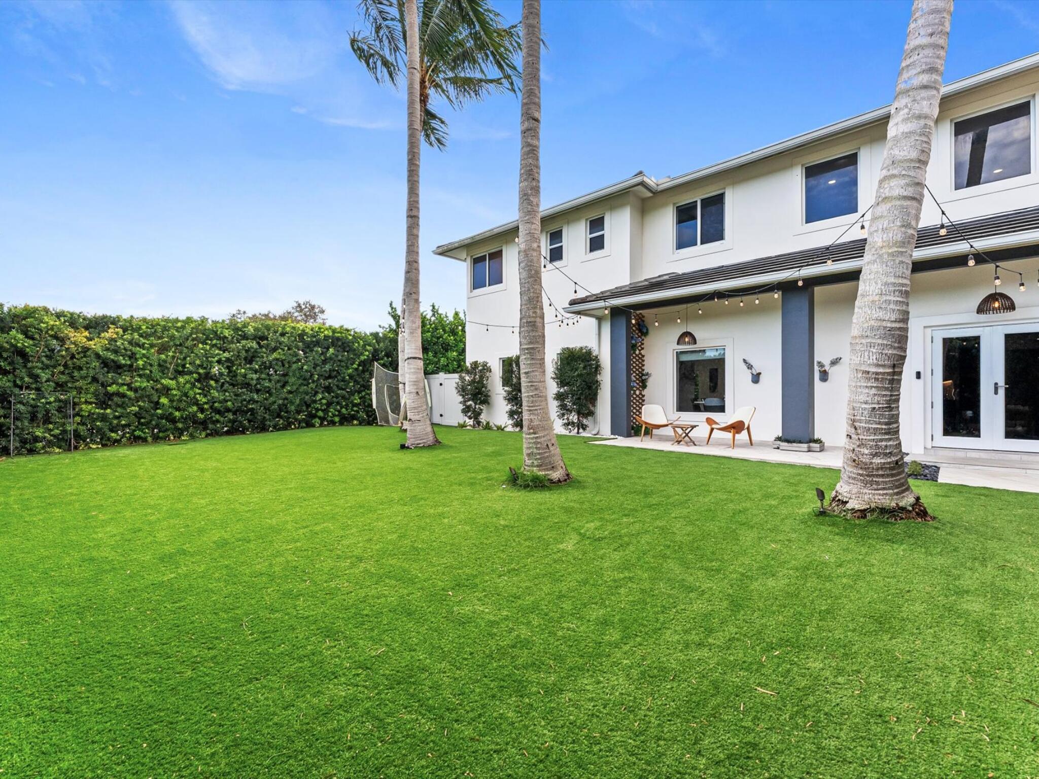 1044 NW 6th Drive, Boca Raton, FL, 33486/$3,000,000 3 1044 NW 6th Drive