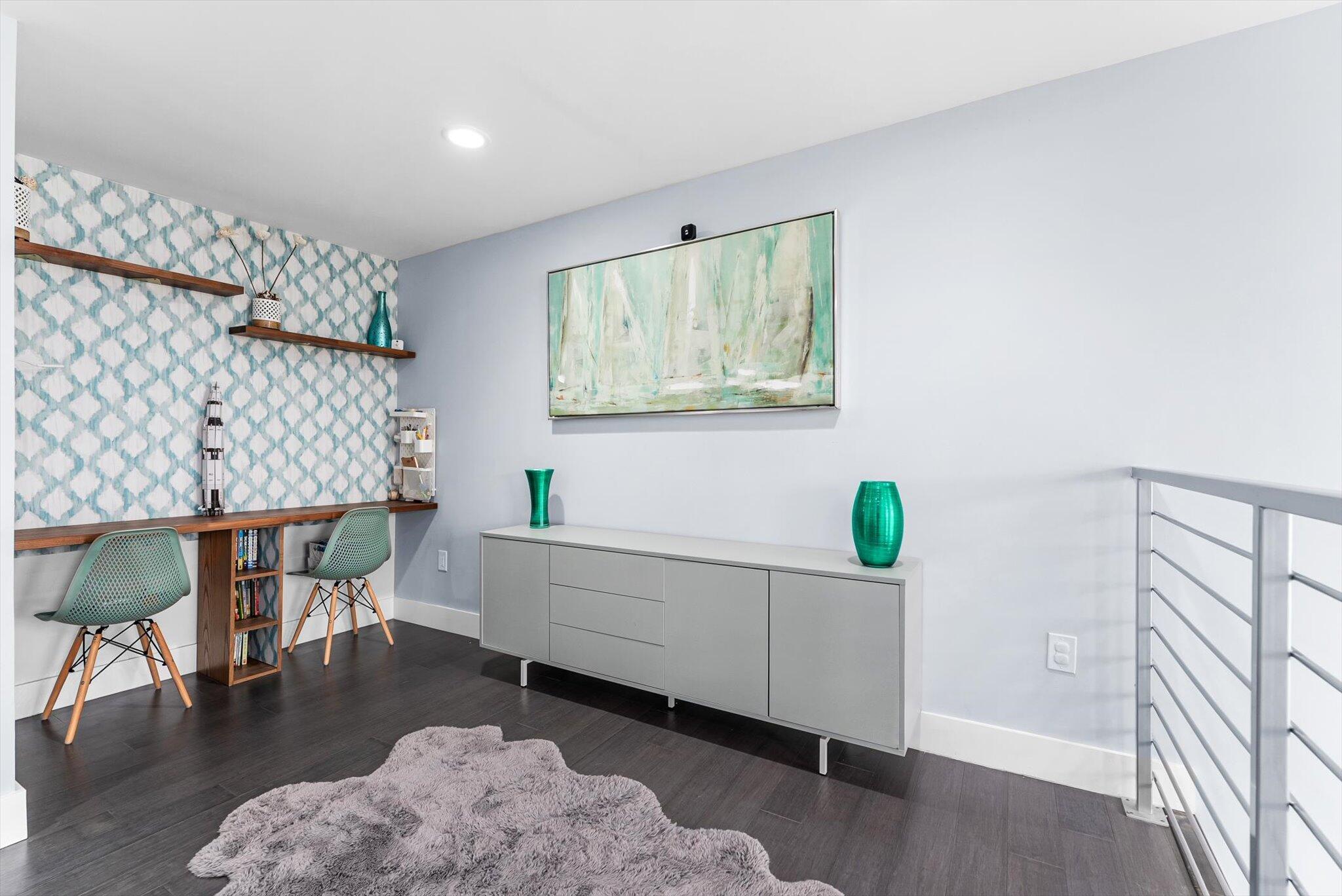 LAKE FLORESTA PARK - Residential