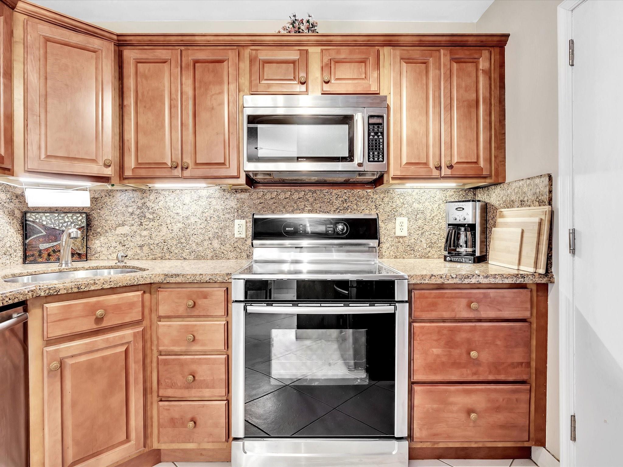 Jamaica House Condominium - Residential