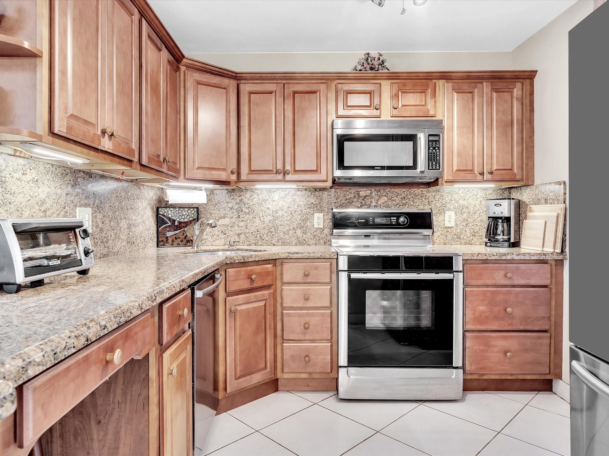 Jamaica House Condominium - Residential
