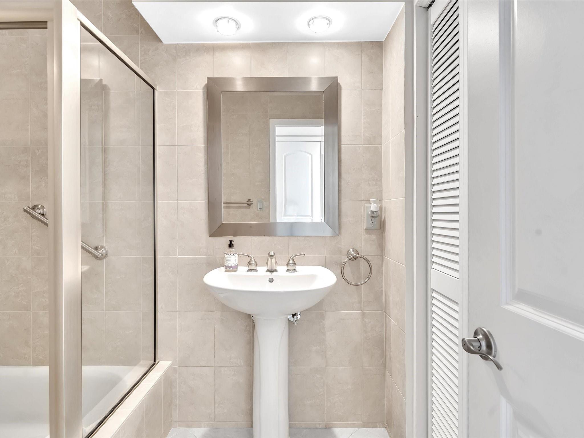 Jamaica House Condominium - Residential