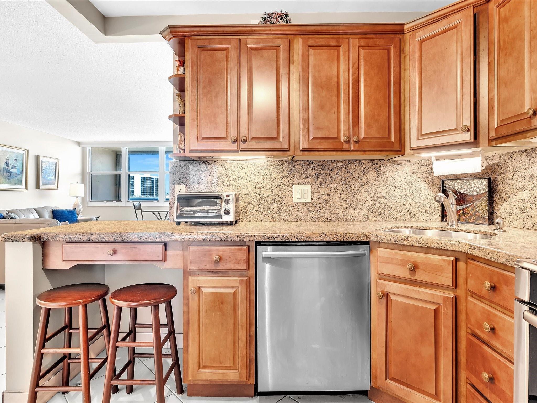 Jamaica House Condominium - Residential