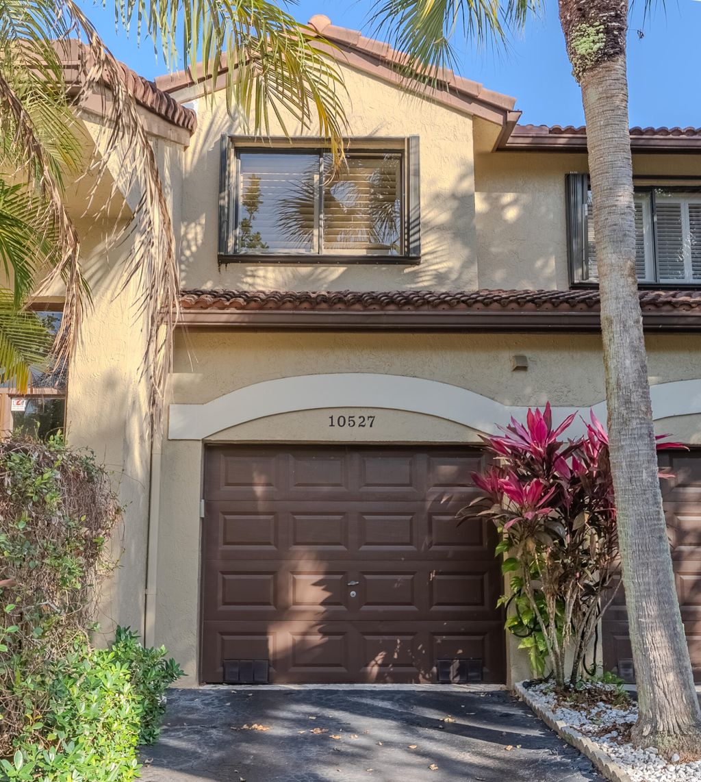 Photo of 10527 NW 10th St #B-130, Plantation, FL 33322 (MLS # B26004880)