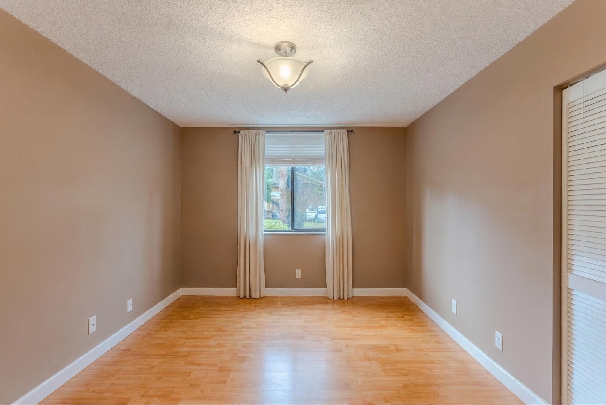 BRIDGEWATER CONDO - Residential