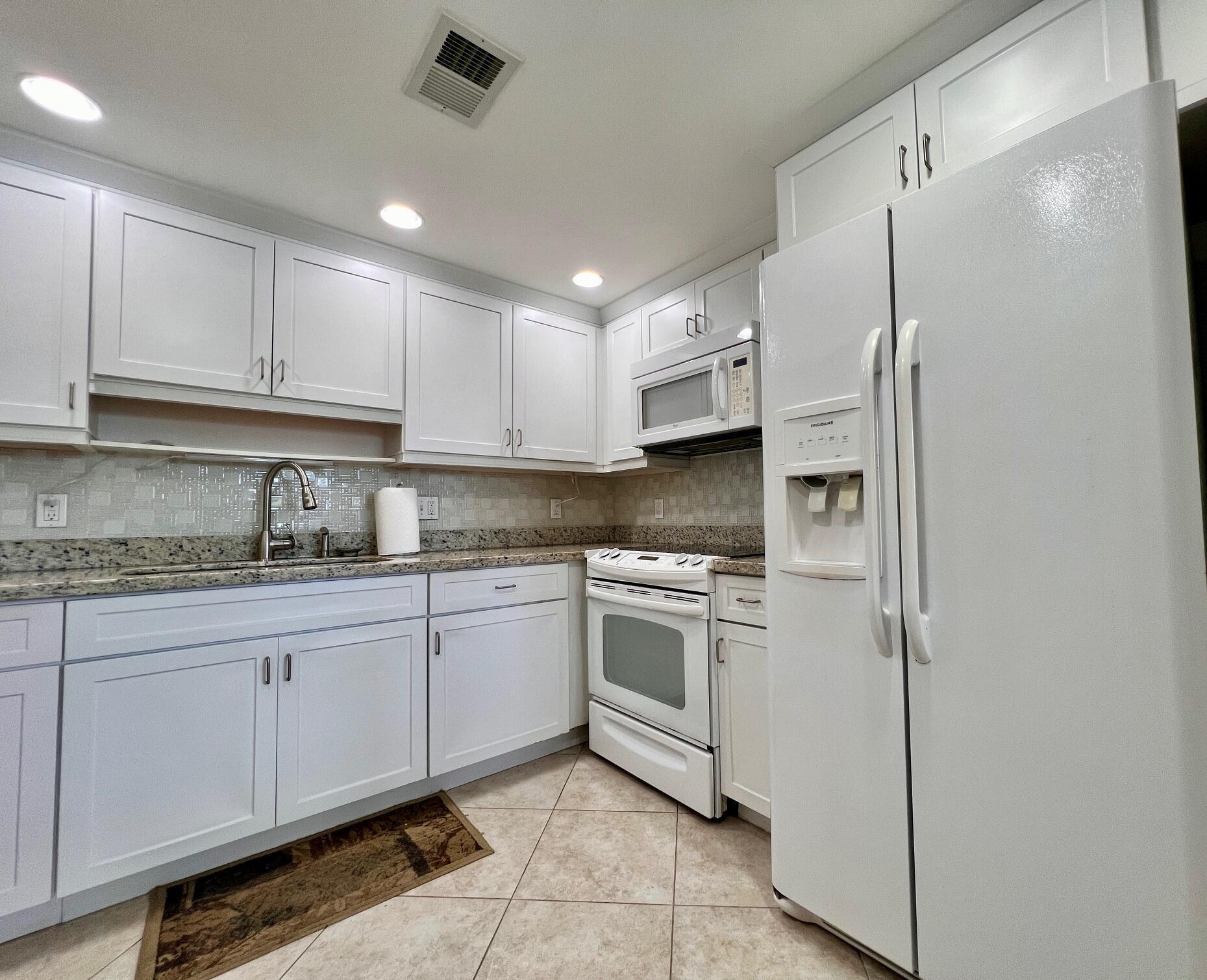 352 Wellington H