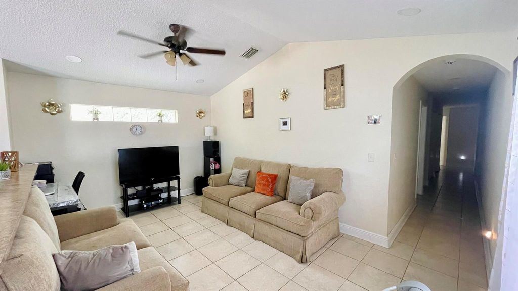 Photo of 323 S F Street, Lake Worth Beach, FL 33460 (MLS # R11108399)