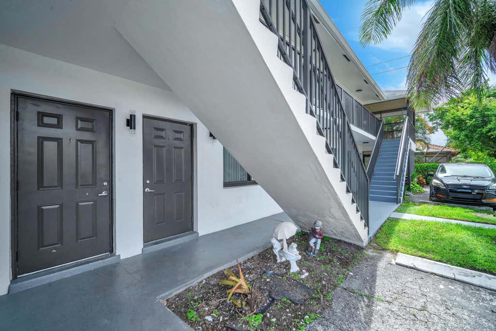 Photo of 520 NE 45th Street, Boca Raton, FL 33431 (MLS # R11125801)