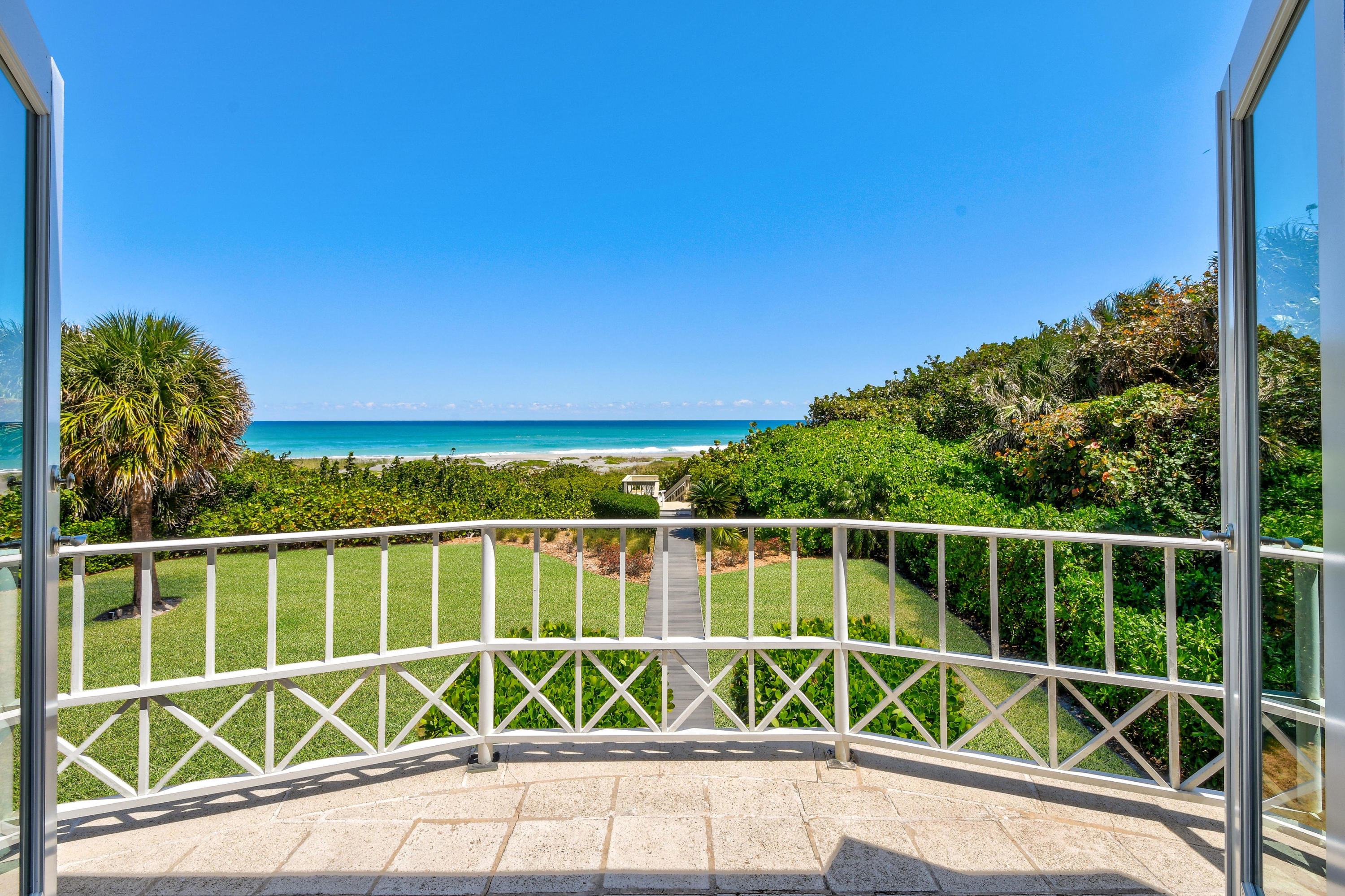 Blowing Rocks No 2 - Land