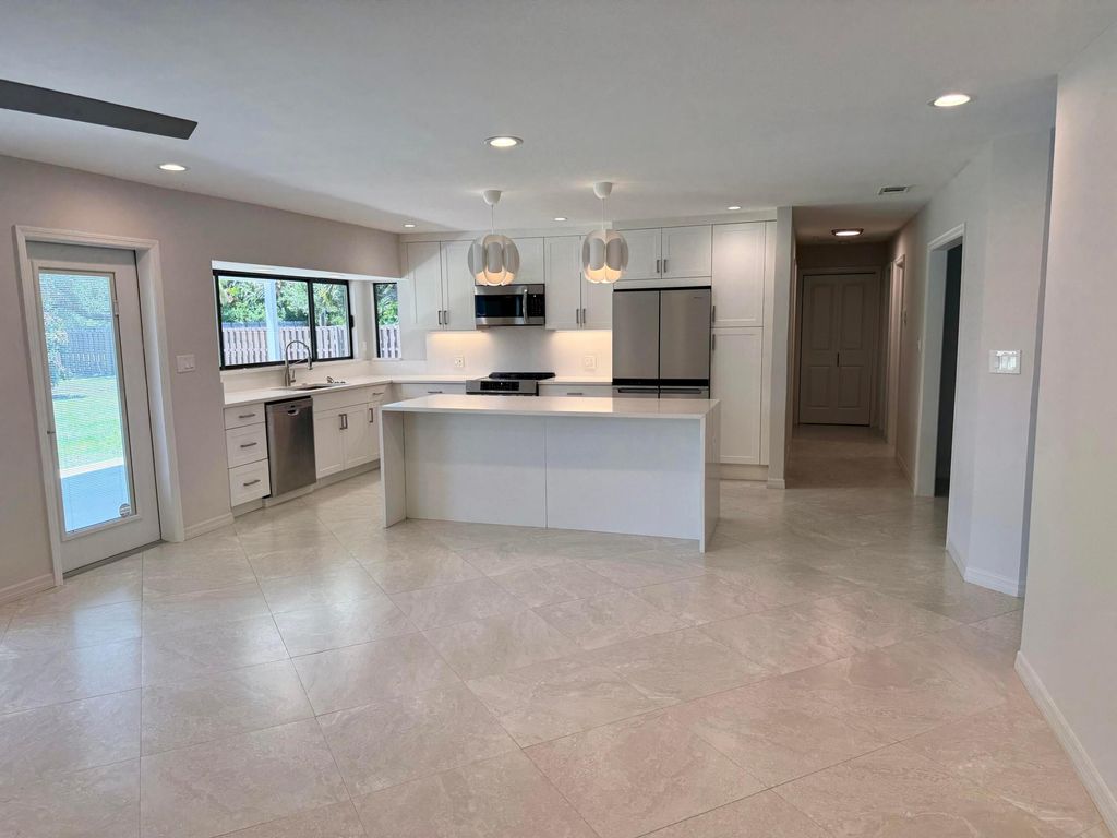Photo of 5883 Set-n-sun Place, Jupiter, FL 33458 (MLS # B26031930)