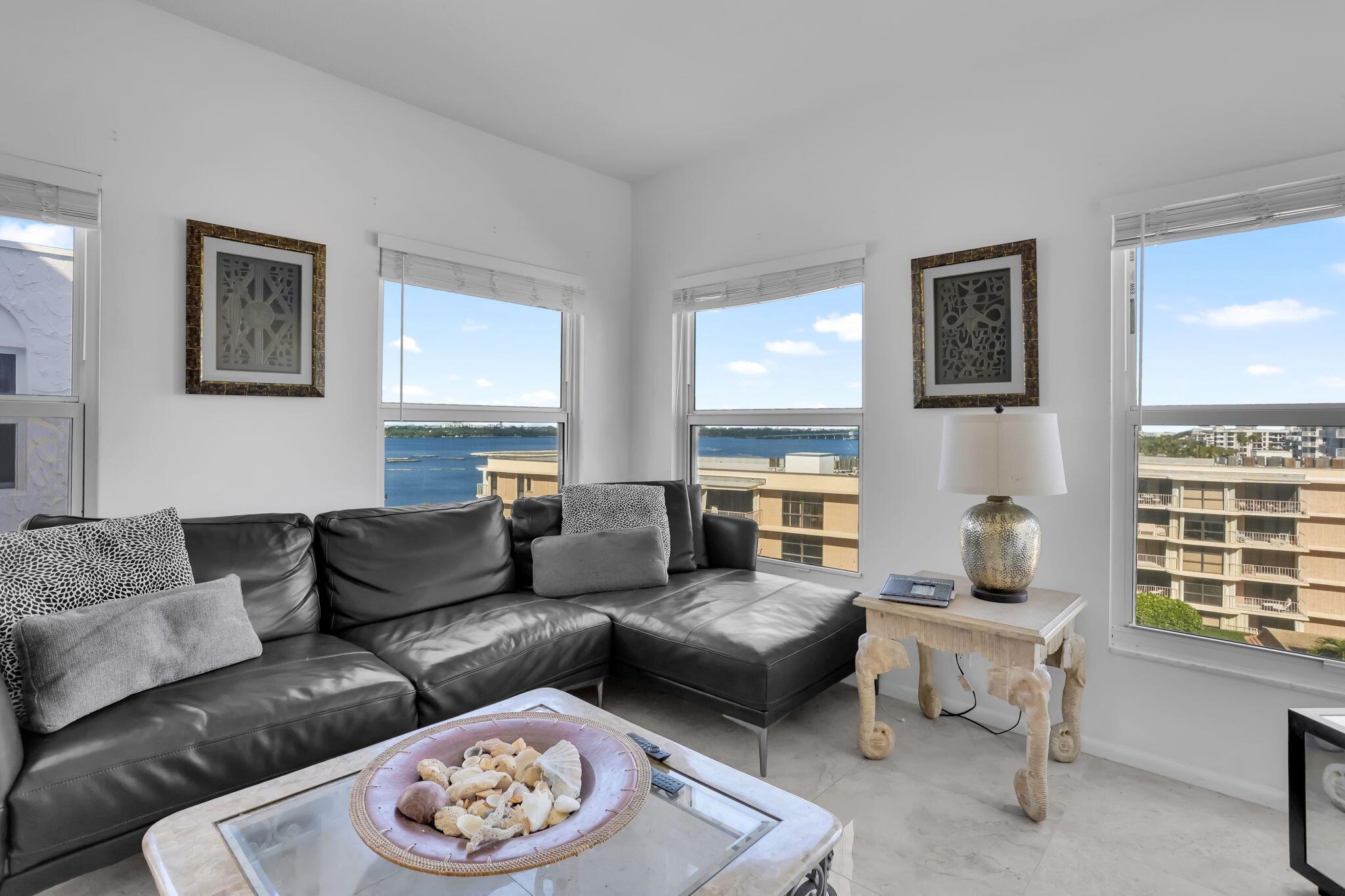 LA RENAISSANCE - Residential Lease