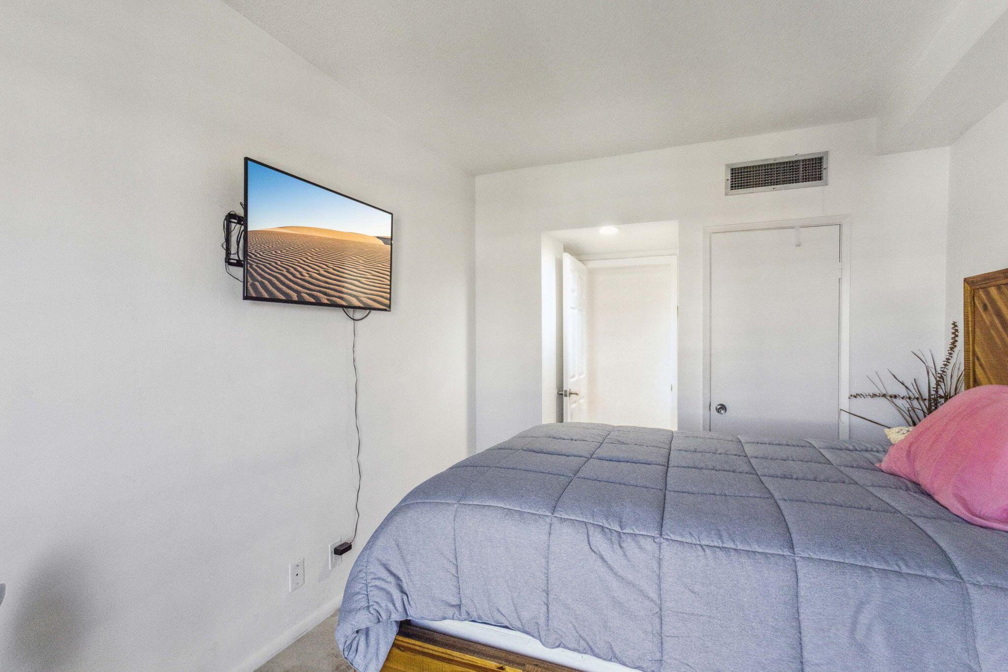 LA RENAISSANCE - Residential Lease