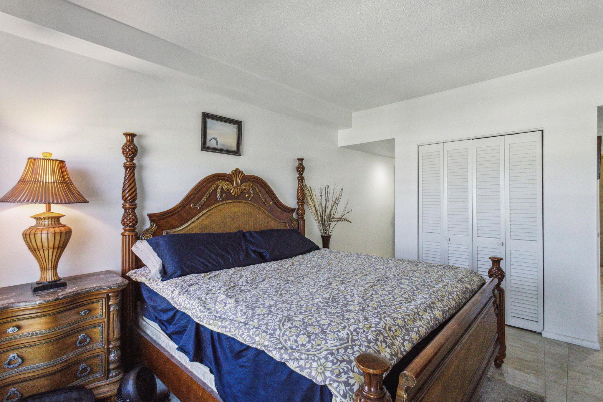 LA RENAISSANCE - Residential Lease