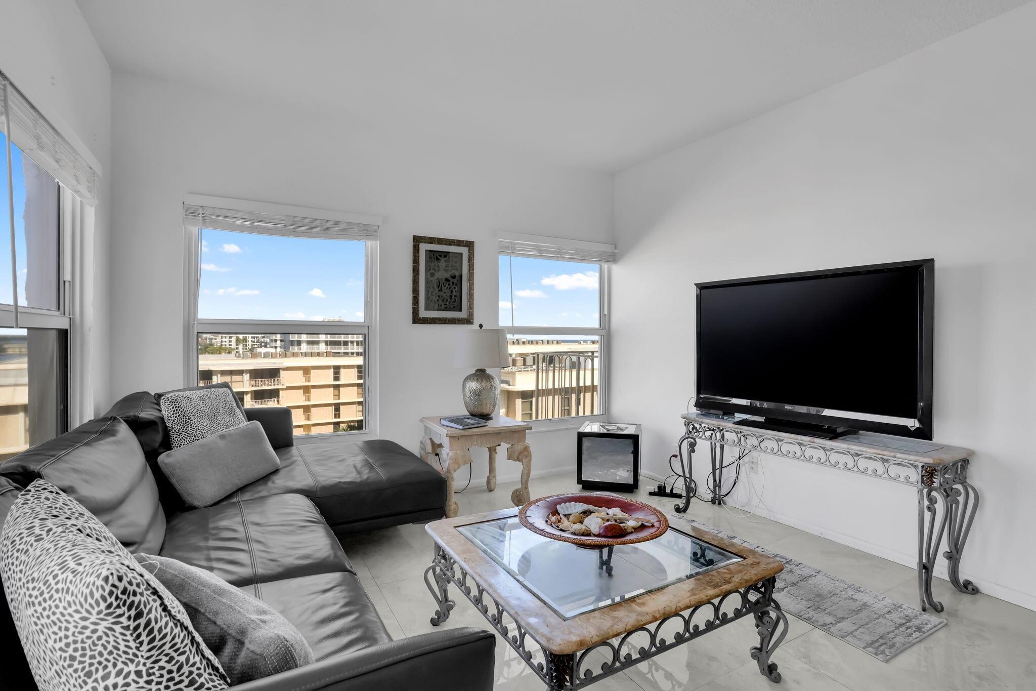 LA RENAISSANCE - Residential Lease