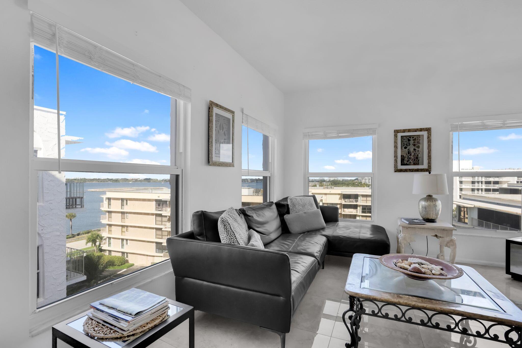 LA RENAISSANCE - Residential Lease