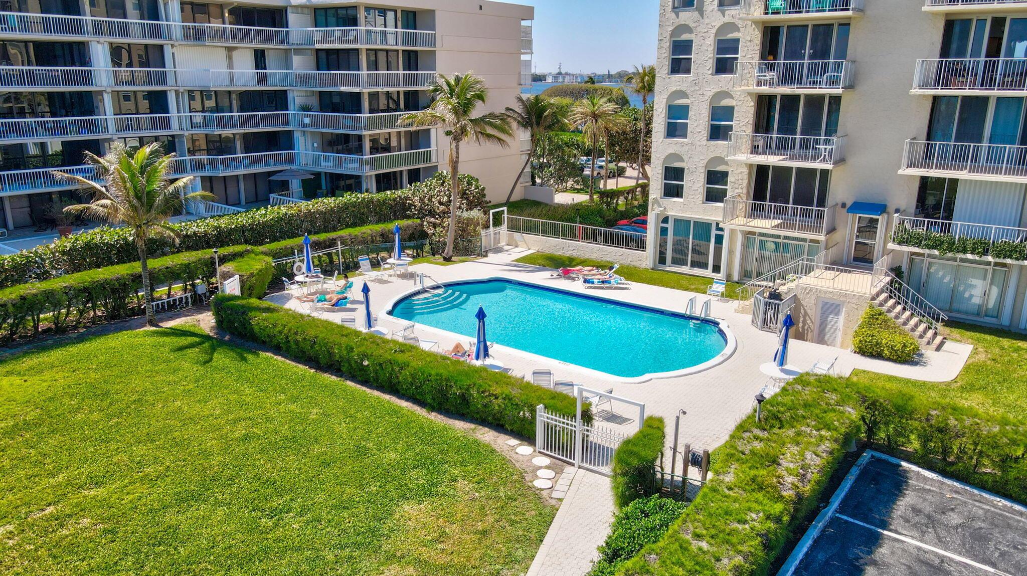 LA RENAISSANCE - Residential Lease