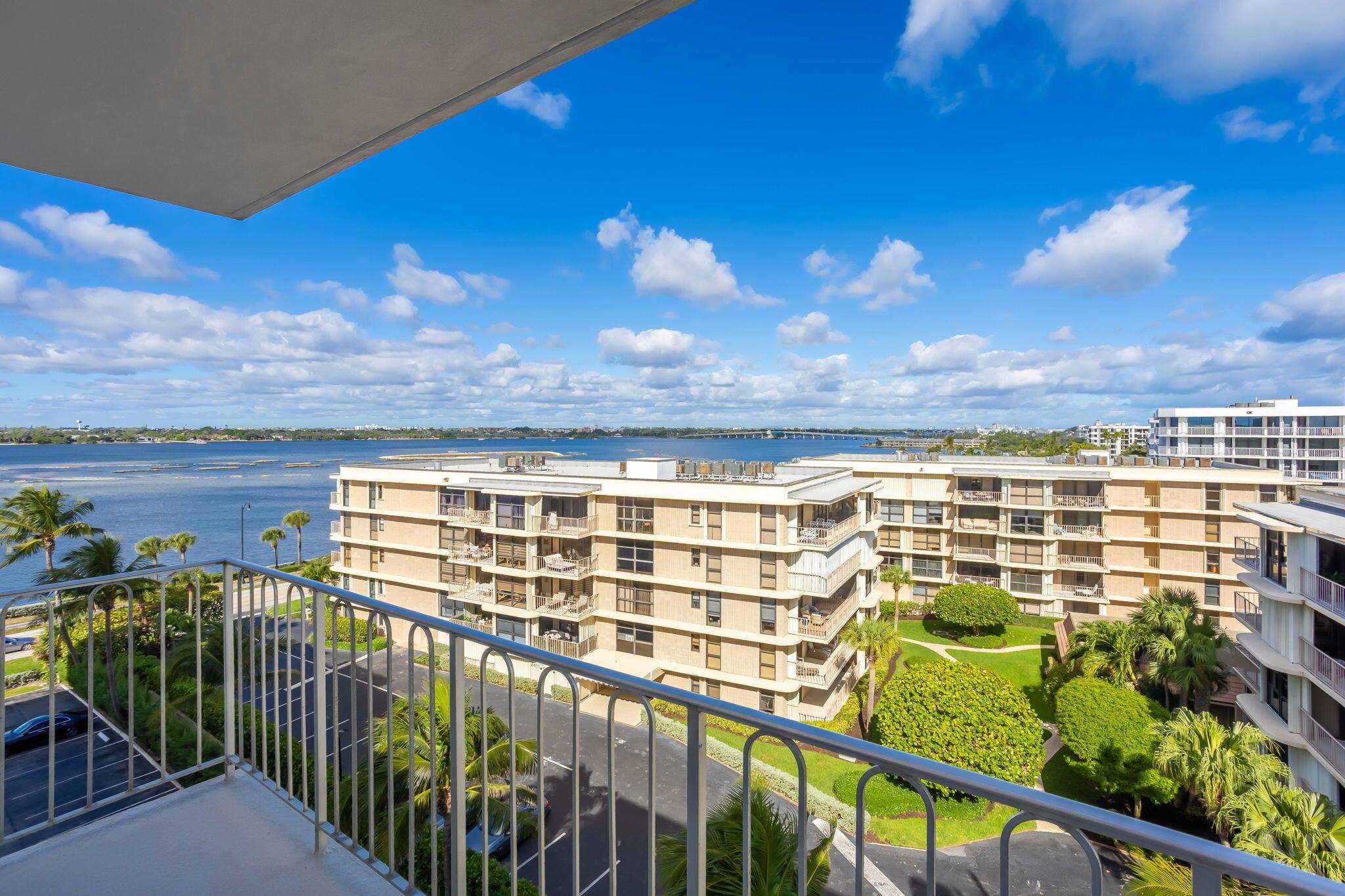 LA RENAISSANCE - Residential Lease