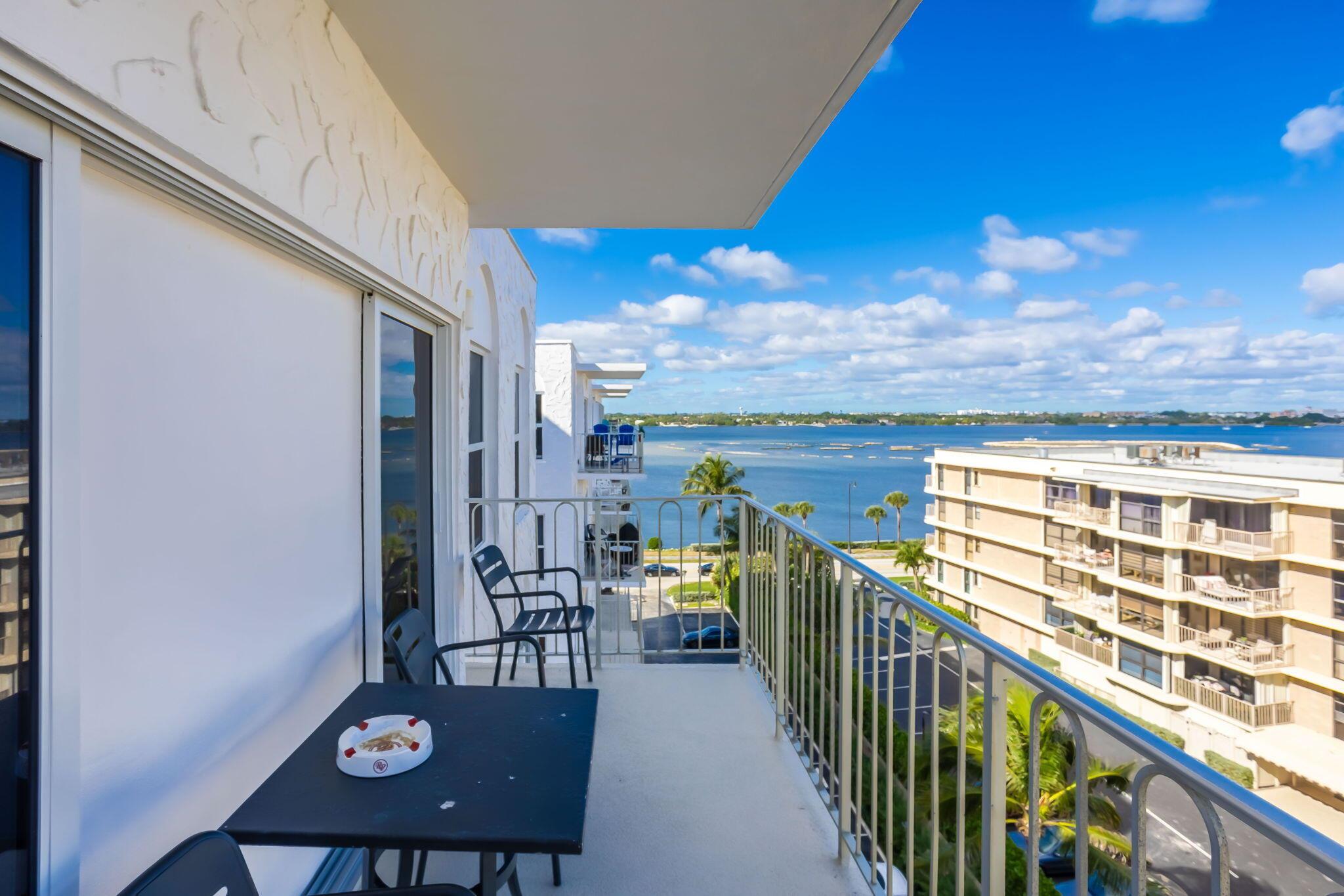 LA RENAISSANCE - Residential Lease