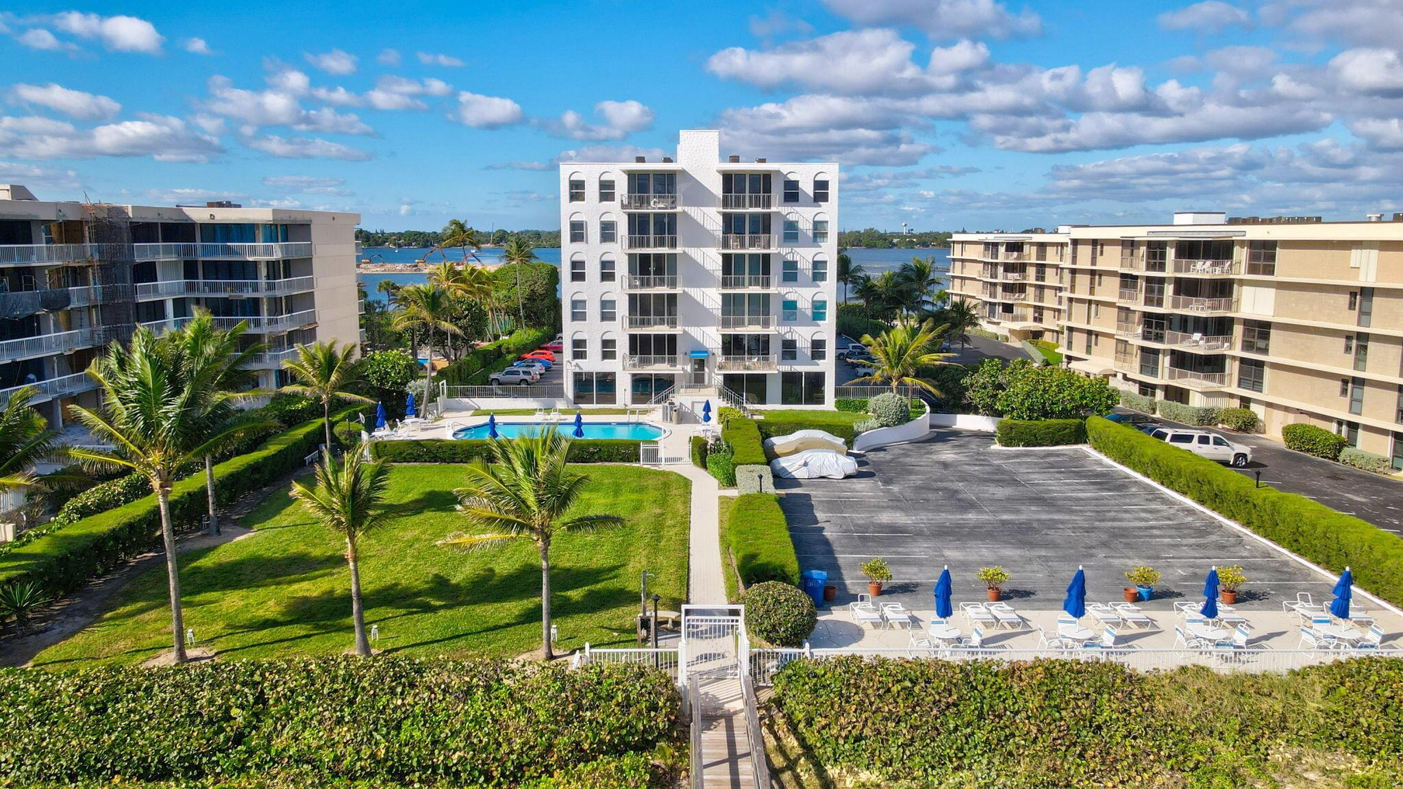 LA RENAISSANCE - Residential Lease