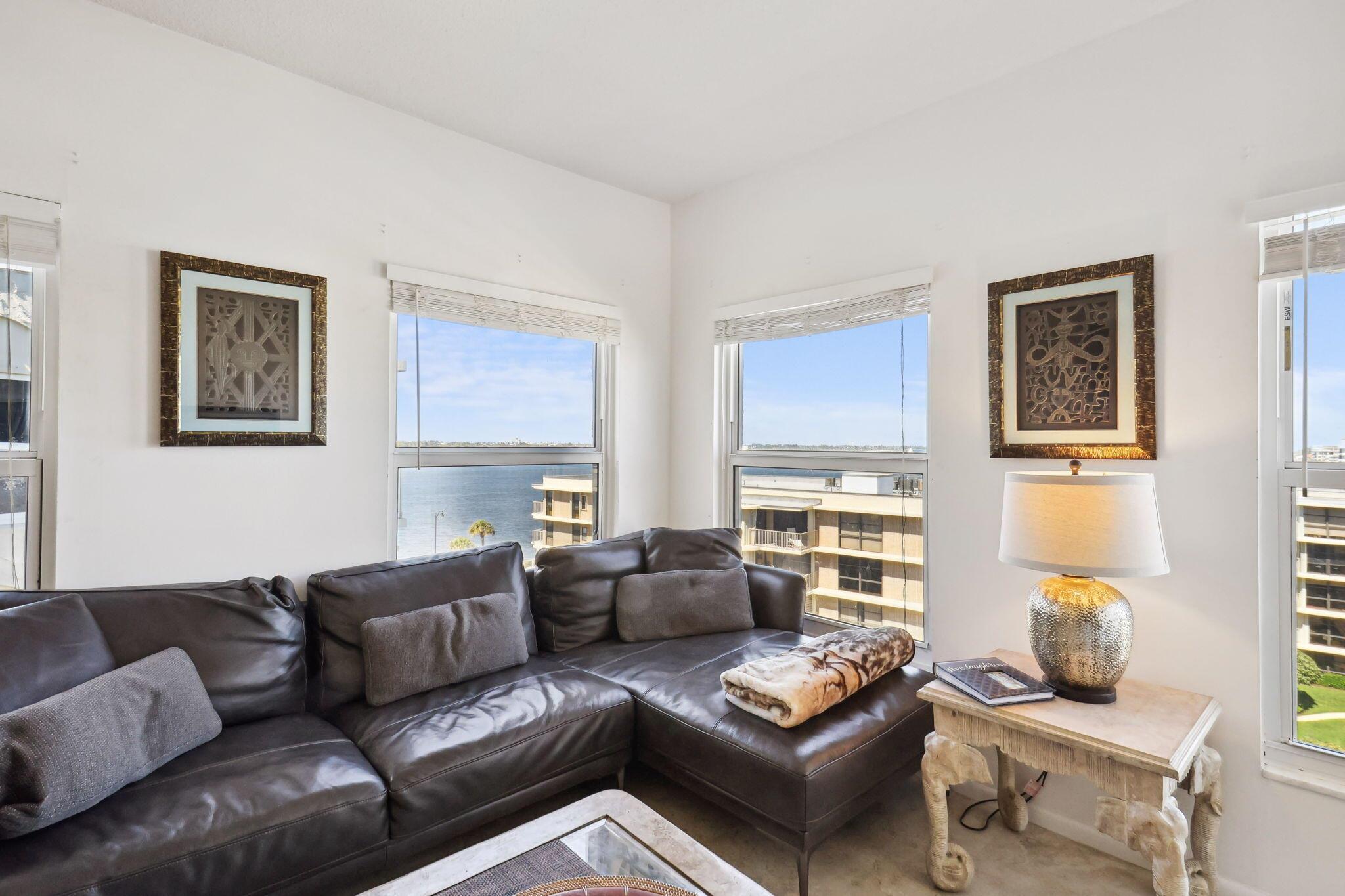 LA RENAISSANCE - Residential Lease