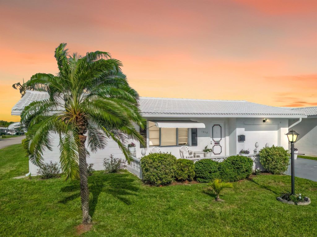 Photo of 1317 SW 18th Street, Boynton Beach, FL 33426 (MLS # R11077474)