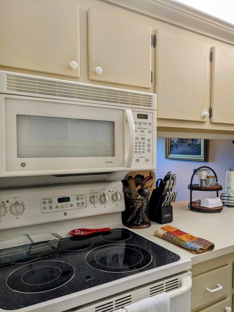 View photos, virtual tours, details... 2812 Garden Drive 306