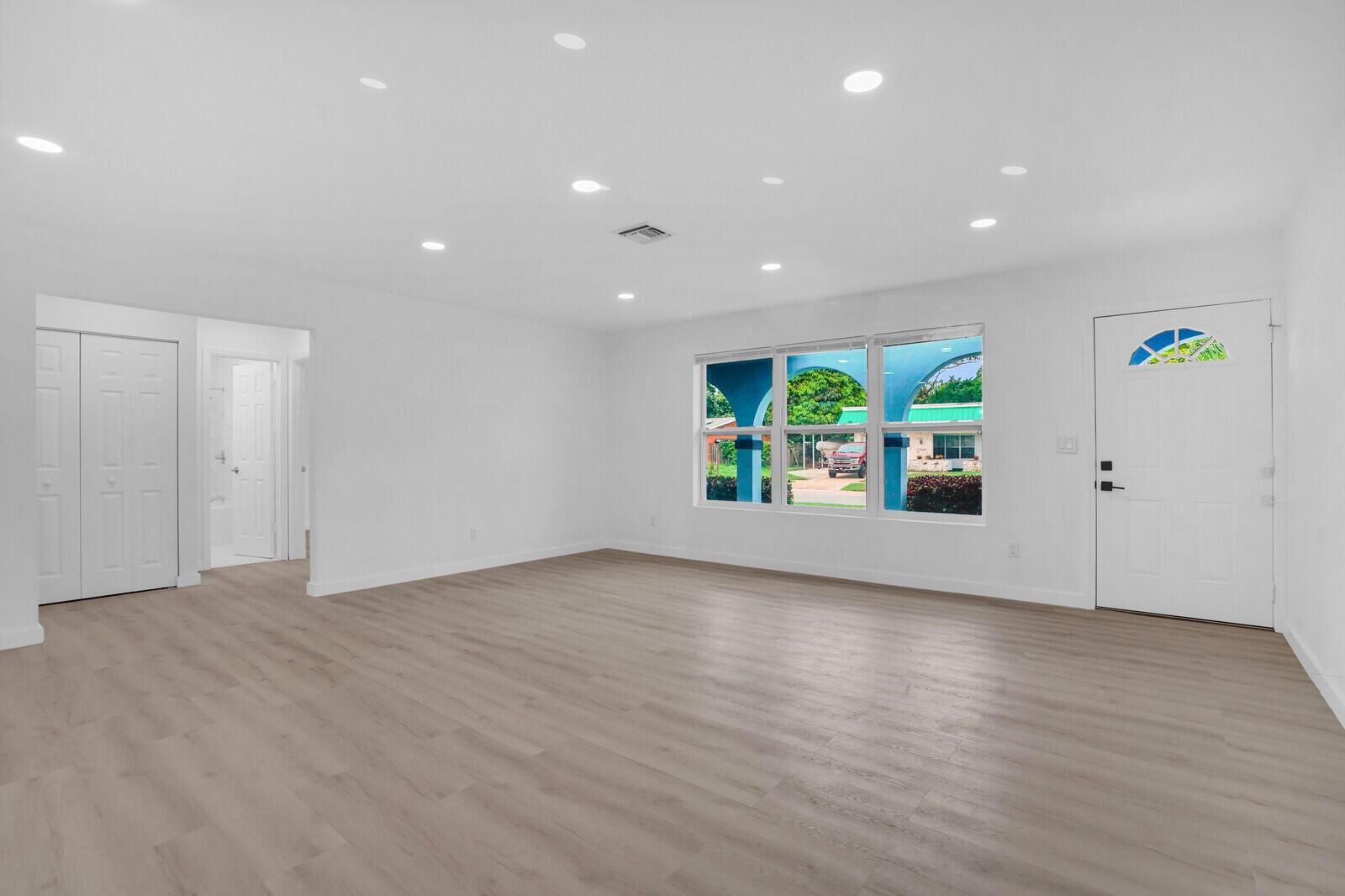 865 SE Tierra Court