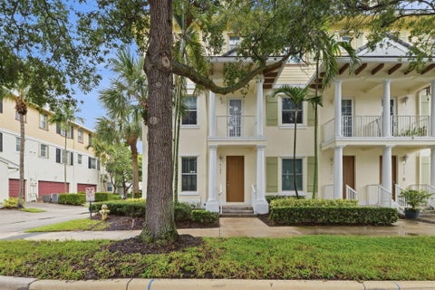 Photo of 4107 Parkside Drive, Jupiter, FL 33458 (MLS # B26080373)
