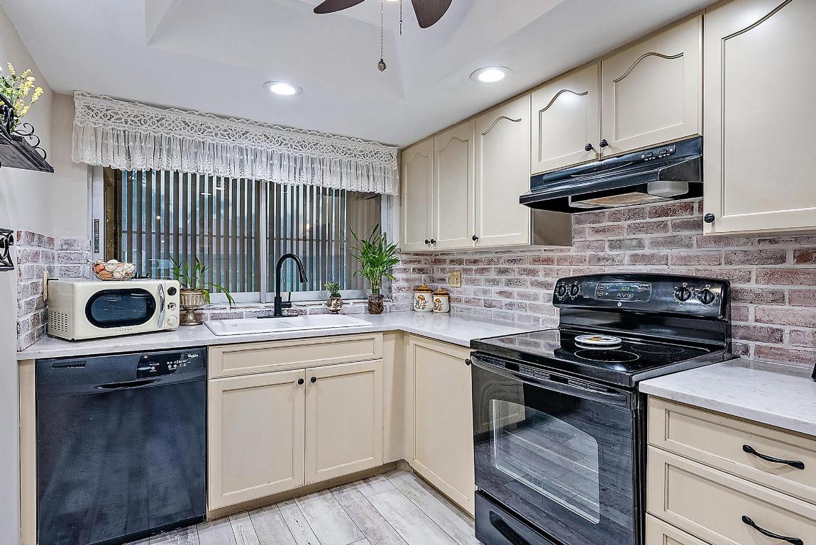 TAMBERLANE 7 CONDO - Residential