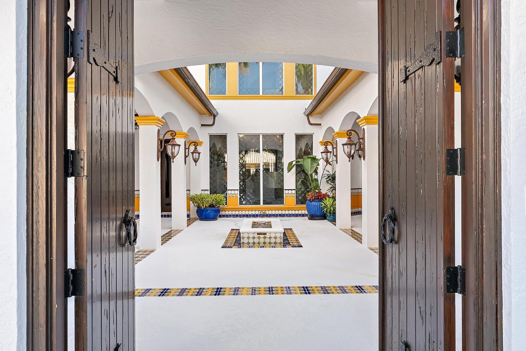 COMMODORES POCKET - Residential