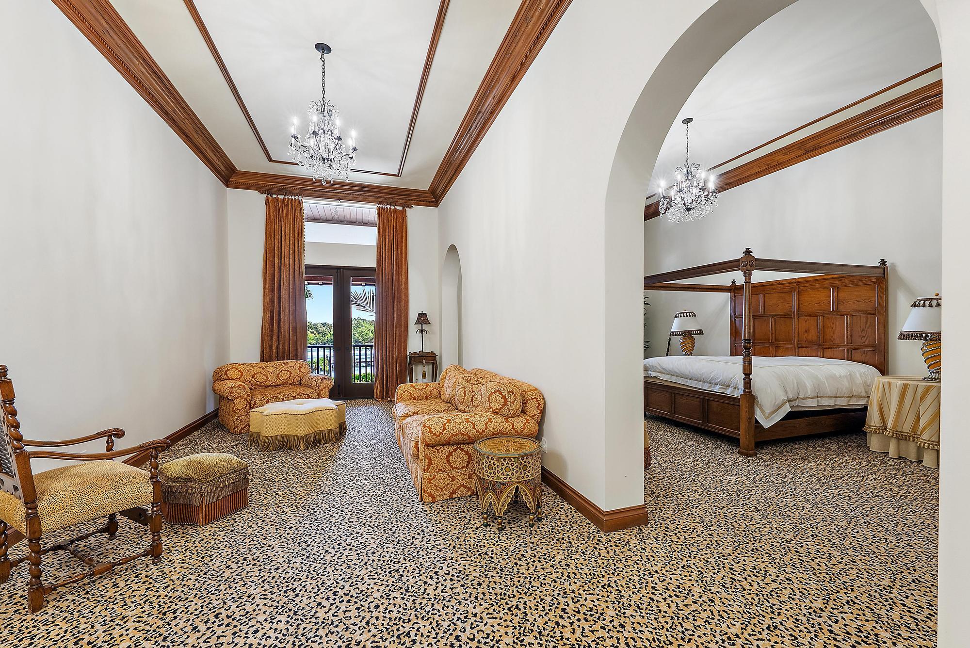 COMMODORES POCKET - Residential