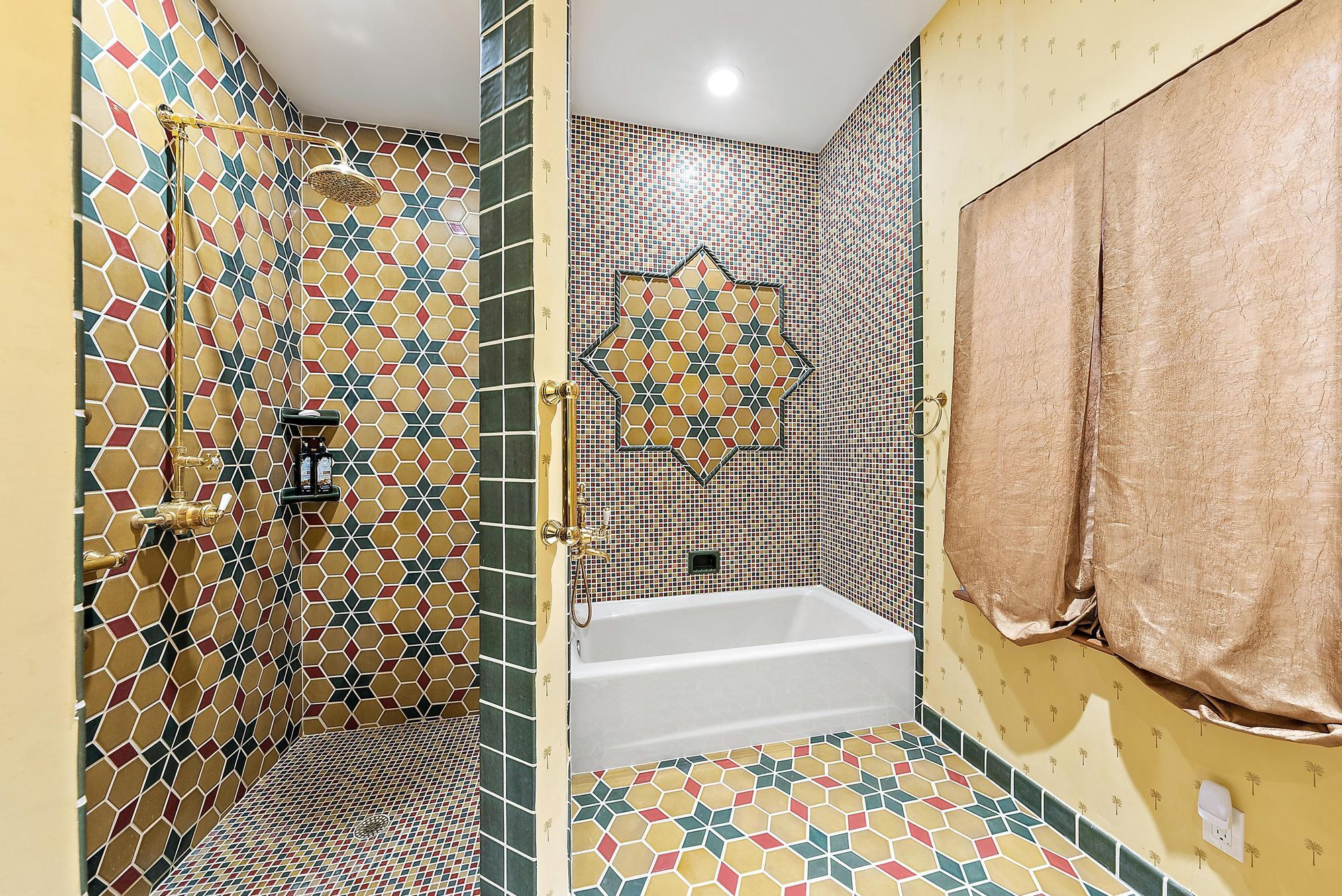 COMMODORES POCKET - Residential