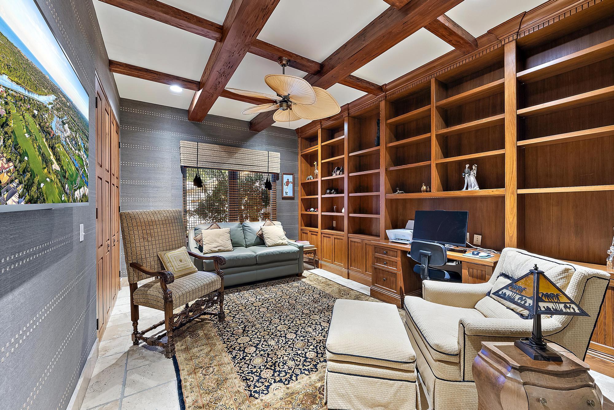 COMMODORES POCKET - Residential