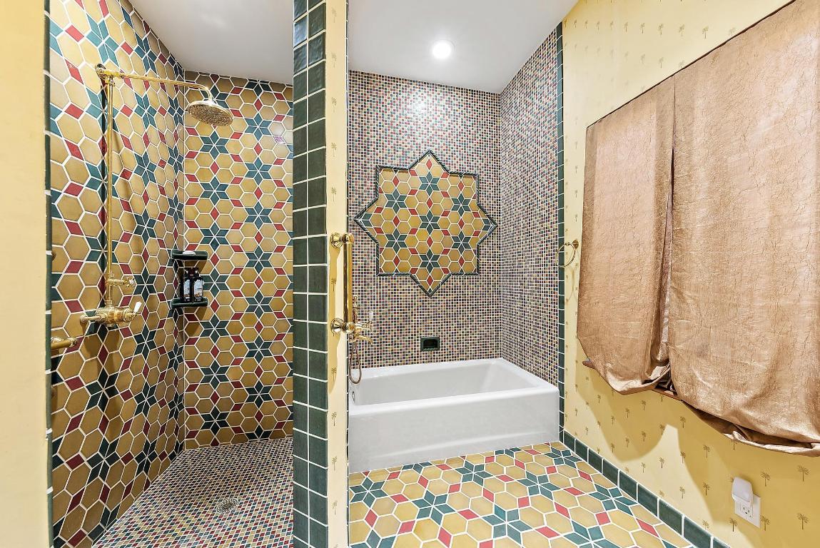 COMMODORES POCKET - Residential