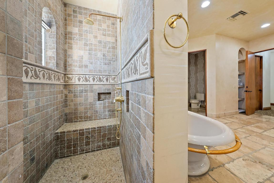 COMMODORES POCKET - Residential