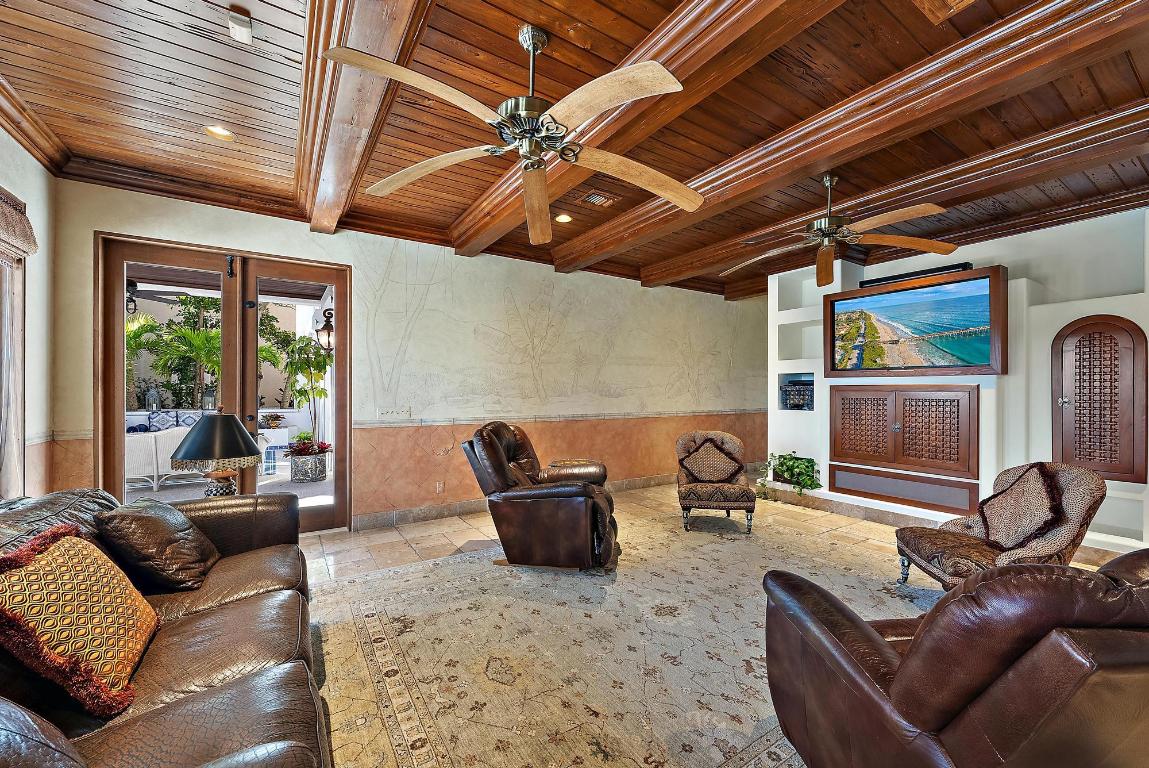 COMMODORES POCKET - Residential