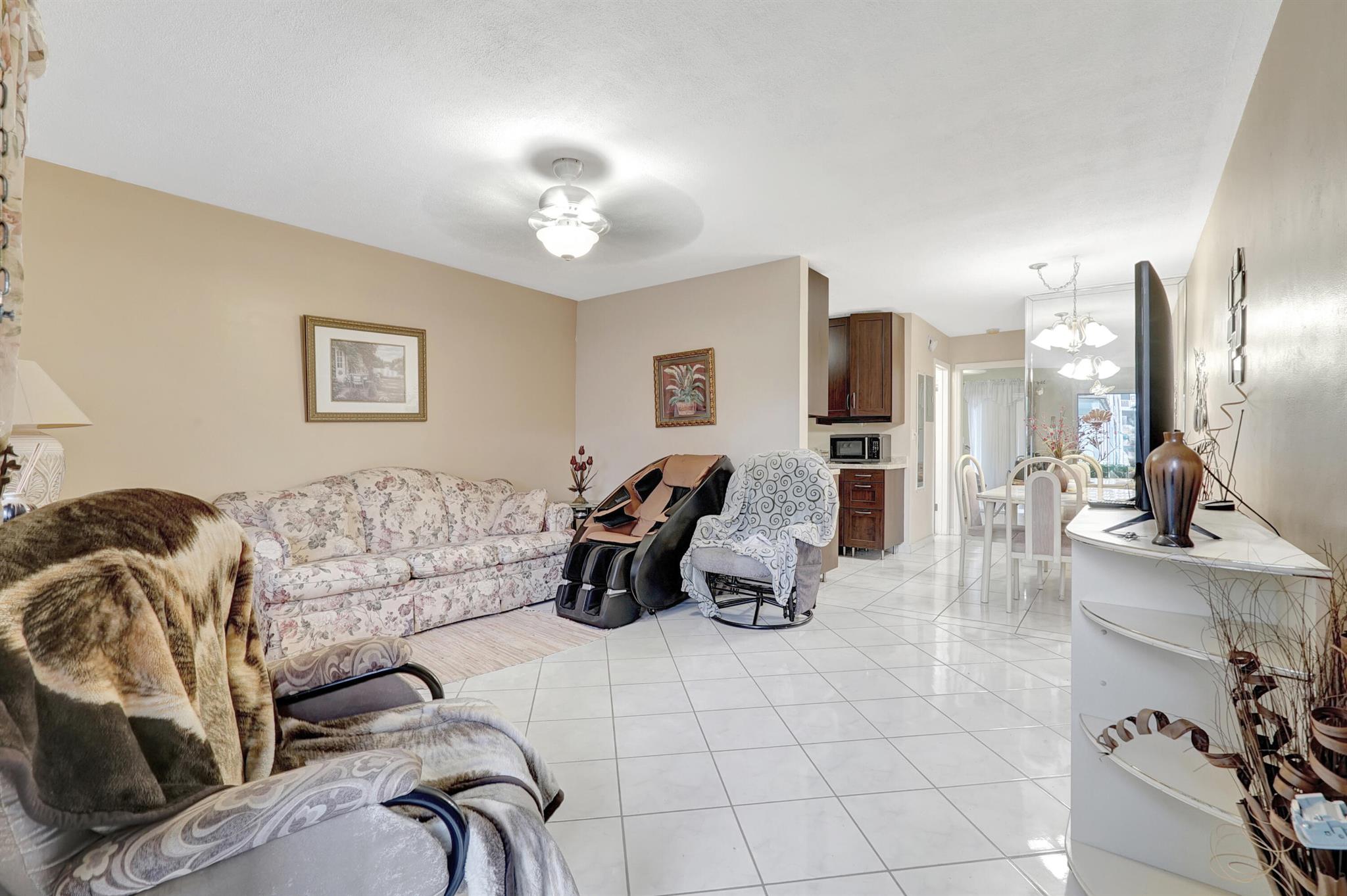 15610 NE 6th Avenue NE 10c