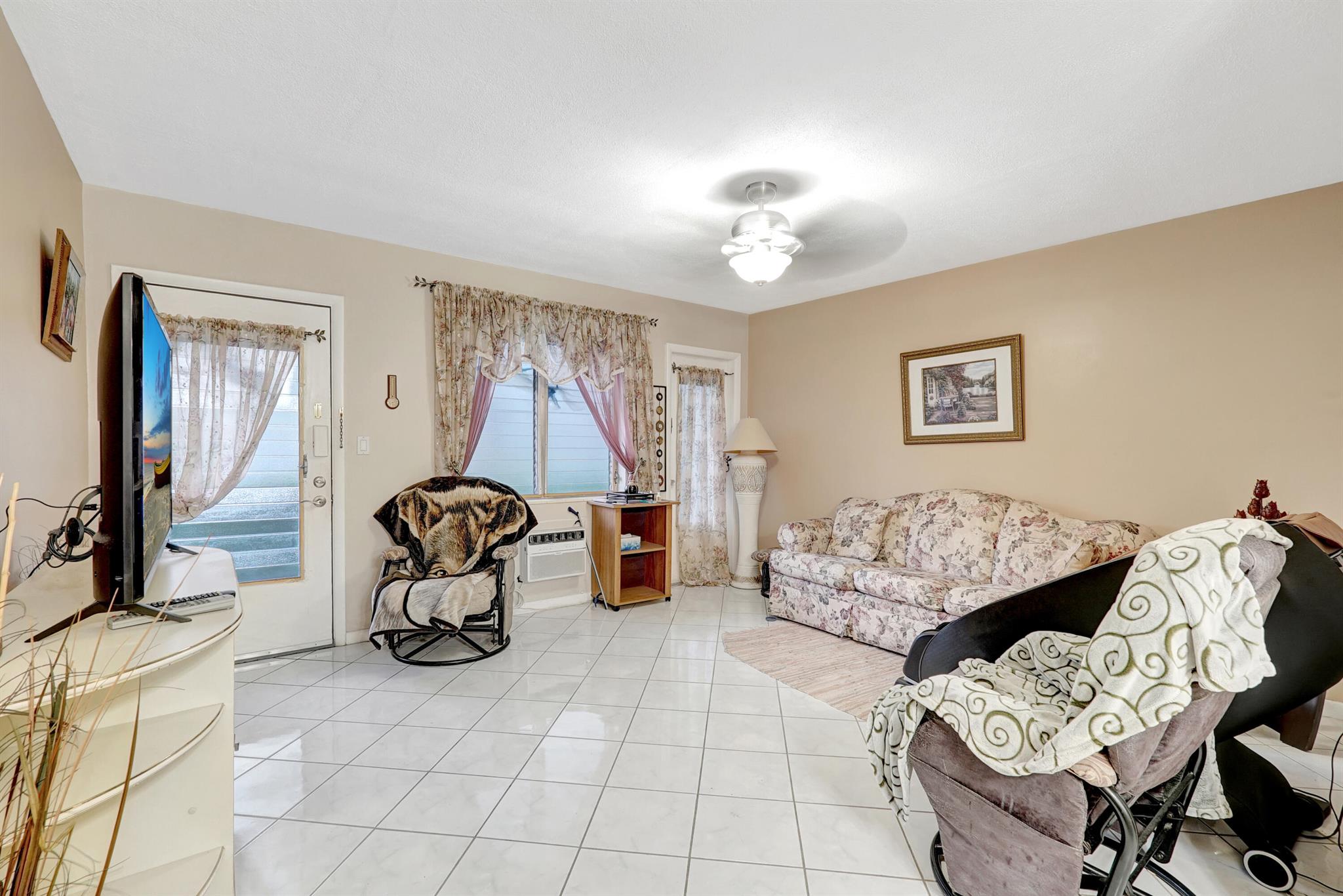 15610 NE 6th Avenue NE 10c