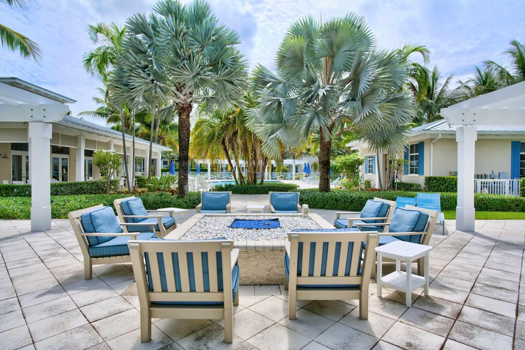 Photo of 913 S Bay Colony Drive S #913, Juno Beach, FL 33408 (MLS # R10877477)